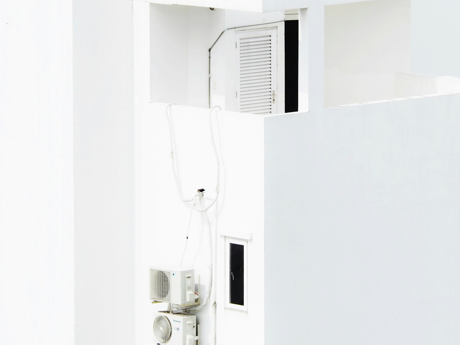 Duvara monte split klima iç ünitesi — Balçova Klima Servisi air conditioning service